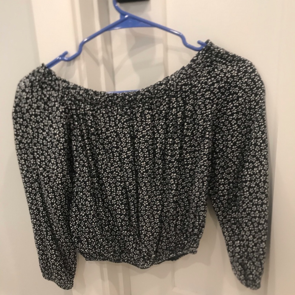 Brandy Melville off the shoulder top - Picture 2 of 2